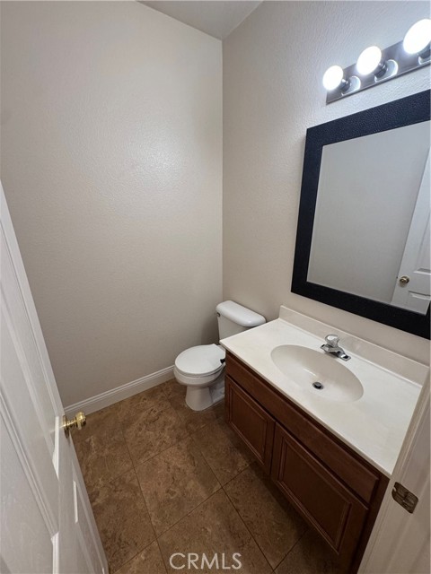 Detail Gallery Image 5 of 15 For 42477 via Serrano, Murrieta,  CA 92562 - 3 Beds | 2/1 Baths