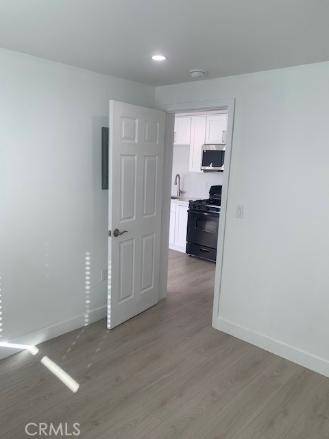 Detail Gallery Image 9 of 19 For 11519 Balboa Blvd, Granada Hills,  CA 91344 - 1 Beds | 1 Baths