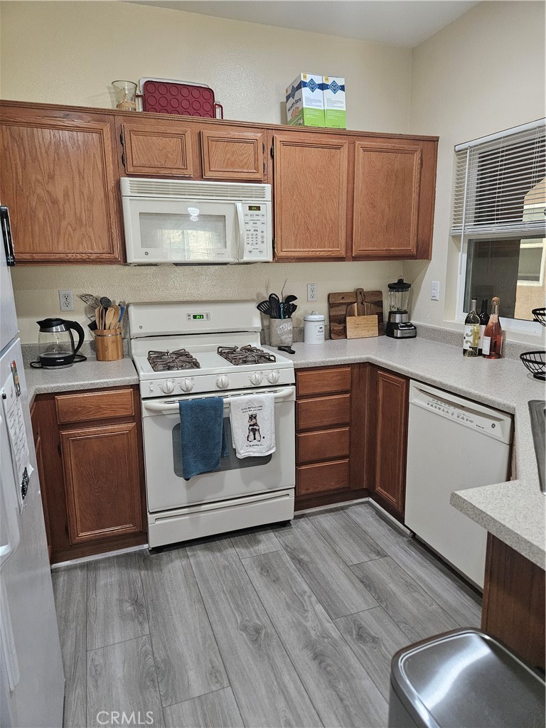 https://media.crmls.org/medias/668c19bf-fbf8-491d-b8d7-a1a1da83da27.jpg?preset=X-Large