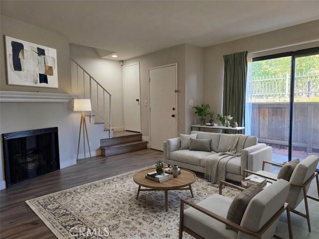 Detail Gallery Image 2 of 25 For 9525 Sylmar Ave #2,  Panorama City,  CA 91402 - 2 Beds | 2 Baths