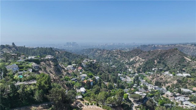 Detail Gallery Image 61 of 65 For 9484 Gloaming Dr, Beverly Hills,  CA 90210 - 4 Beds | 4 Baths