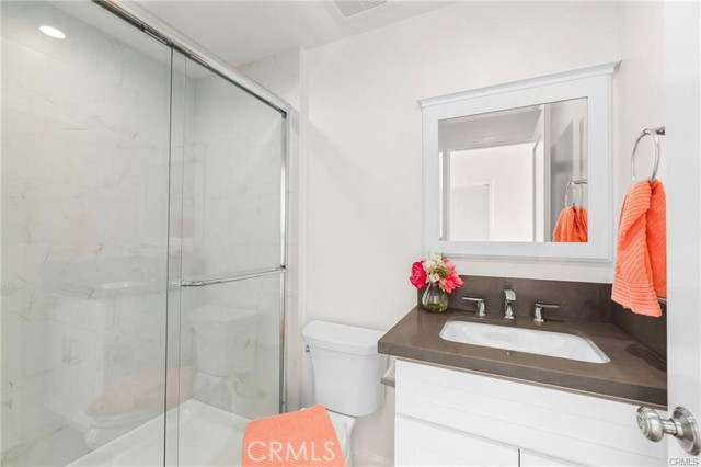 204 S Raymond, Fullerton CA: https://media.crmls.org/medias/668cef4b-8cfd-46a6-9b2e-3c900182706b.jpg