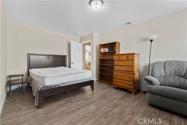6953 Sierra Avenue, Fontana CA: https://media.crmls.org/medias/668db059-4913-448e-8c8e-4df2404ae1a9.jpg