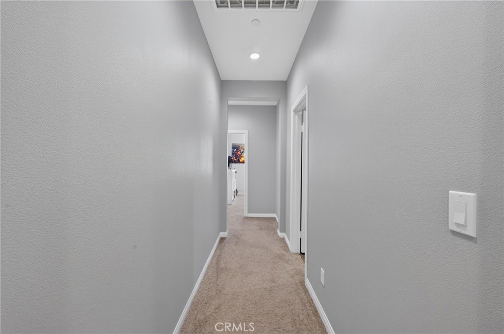 https://media.crmls.org/medias/668decaa-00e1-40da-89c9-0e4b2c23174e.jpg?preset=X-Large
