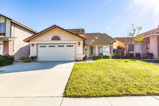 855 Hedges Dr, Corona, CA 92878