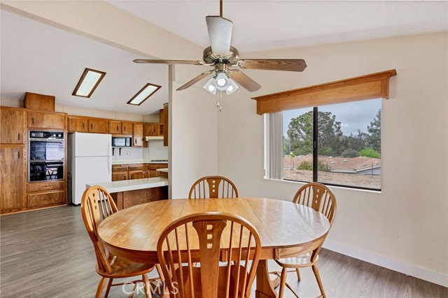 Detail Gallery Image 7 of 24 For 24800 Cornstalk Rd., Wildomar,  CA 92595 - 3 Beds | 2 Baths