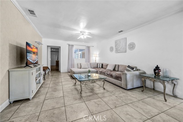 2451 Graydon Avenue, Monrovia CA: https://media.crmls.org/medias/668eb854-1bc3-4597-b627-6d5170d78831.jpg