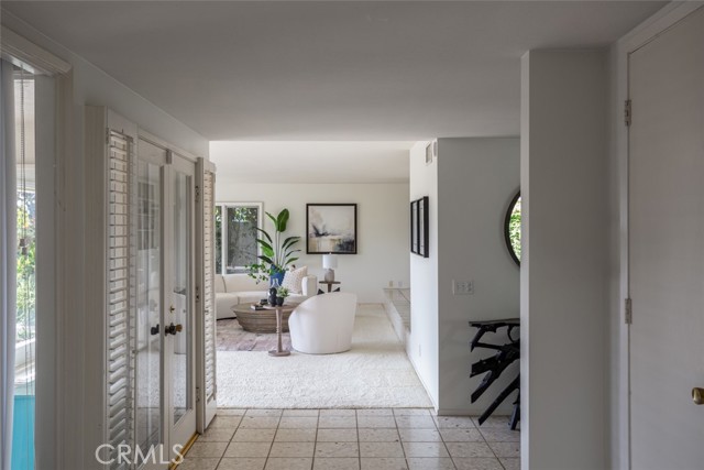 Detail Gallery Image 11 of 36 For 2727 Island View Dr, Corona Del Mar,  CA 92625 - 4 Beds | 2/1 Baths