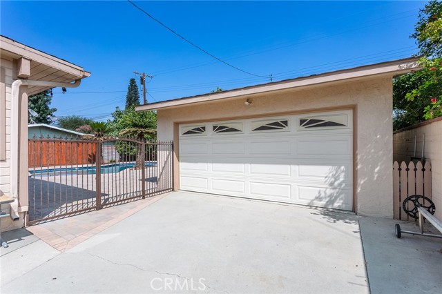 7647 Fostoria Street, Downey, California 90241, 3 Bedrooms Bedrooms, ,1 BathroomBathrooms,Single Family Residence,For Sale,Fostoria,DW24202954