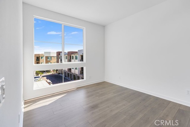 980 N Tangent Privado, Ontario CA: https://media.crmls.org/medias/668f5a7e-77f2-415e-92a5-c414ccb31b3c.jpg