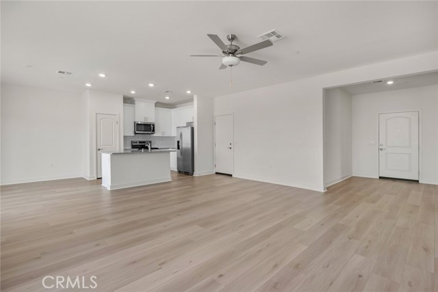 Detail Gallery Image 2 of 7 For 14896 Desert Lily Ct, Apple Valley,  CA 92307 - 3 Beds | 2 Baths