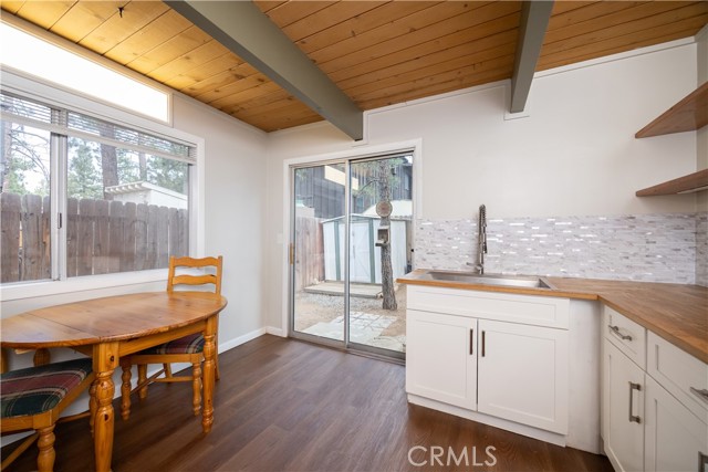 Detail Gallery Image 11 of 21 For 2064 9th Ln, Big Bear City,  CA 92314 - 2 Beds | 1 Baths