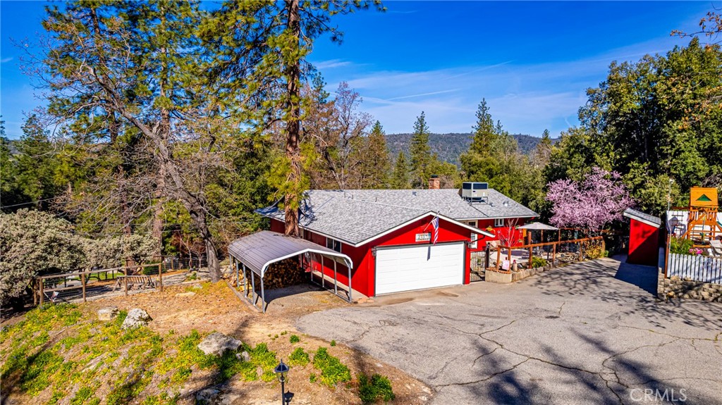 43071 Country Club Drive, Oakhurst, CA 93644