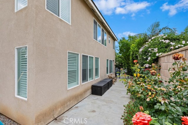 7416 Mayfield Street, Eastvale CA: https://media.crmls.org/medias/66905e01-1825-42d8-8ac5-d174dbd31064.jpg