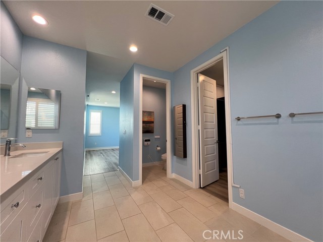 4292 S Heather Privado, Ontario CA: https://media.crmls.org/medias/66907bdd-e722-493c-b7a1-bbe118b16c92.jpg