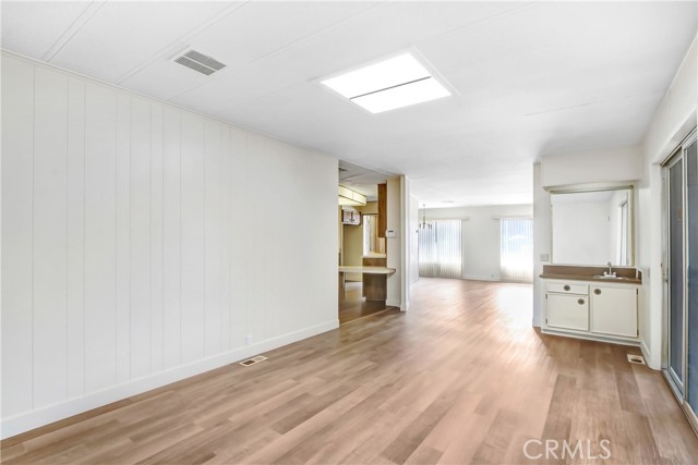 Detail Gallery Image 8 of 25 For 2590 Silver Oak Way, Hemet,  CA 92545 - 2 Beds | 2 Baths