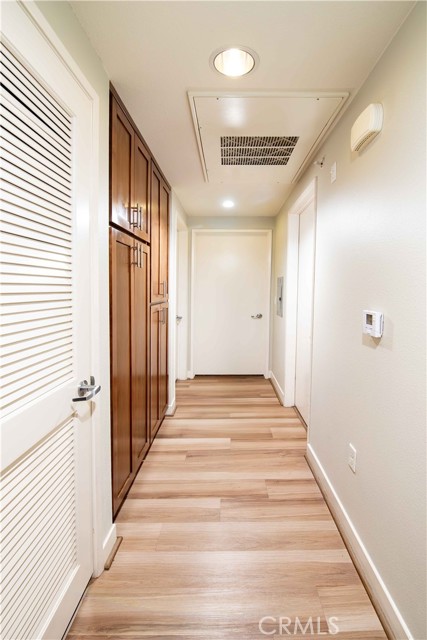 Detail Gallery Image 12 of 64 For 21301 Erwin St #237,  Woodland Hills,  CA 91367 - 2 Beds | 2 Baths