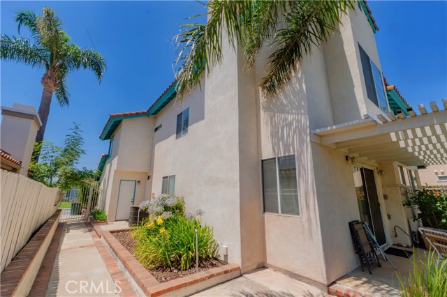 13674 Bennington Court, Fontana CA: https://media.crmls.org/medias/6691a075-f0b3-4a3b-a64a-7a7a5f182cad.jpg