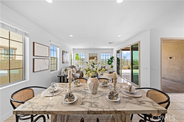 1928 Aliso Canyon Drive, Lake Forest CA: https://media.crmls.org/medias/66921170-f3c7-4696-9460-2052dd5ae850.jpg