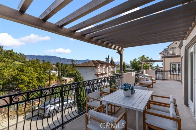 Detail Gallery Image 23 of 25 For 823 Oneonta, South Pasadena,  CA 91030 - 4 Beds | 3 Baths