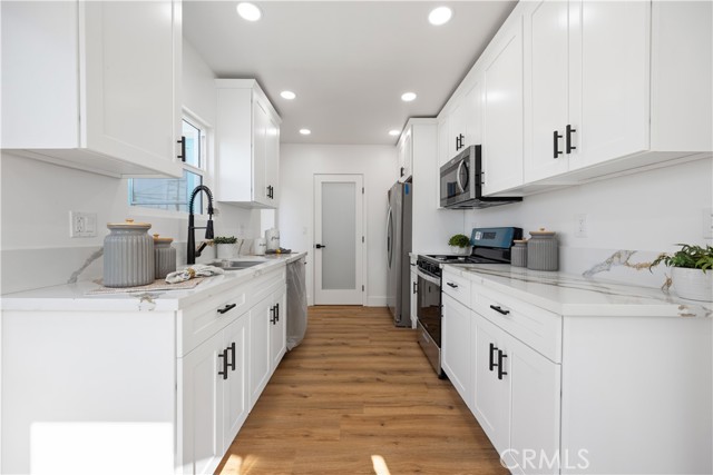 Detail Gallery Image 5 of 21 For 627 W 111th Pl, Los Angeles,  CA 90044 - 3 Beds | 2 Baths