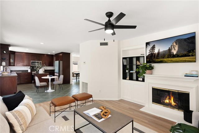 37 Goldmine Street, Trabuco Canyon CA: https://media.crmls.org/medias/66937d22-cc3c-4716-9faa-12db3df84b84.jpg