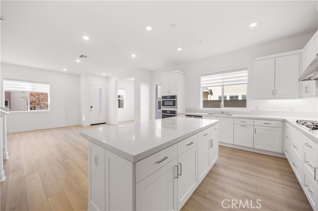 Detail Gallery Image 14 of 62 For 289 Shoveler, Irvine,  CA 92618 - 4 Beds | 2/1 Baths