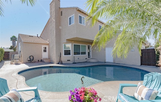 Detail Gallery Image 15 of 16 For 5672 Pepperwood, Lakewood,  CA 90712 - 4 Beds | 3 Baths