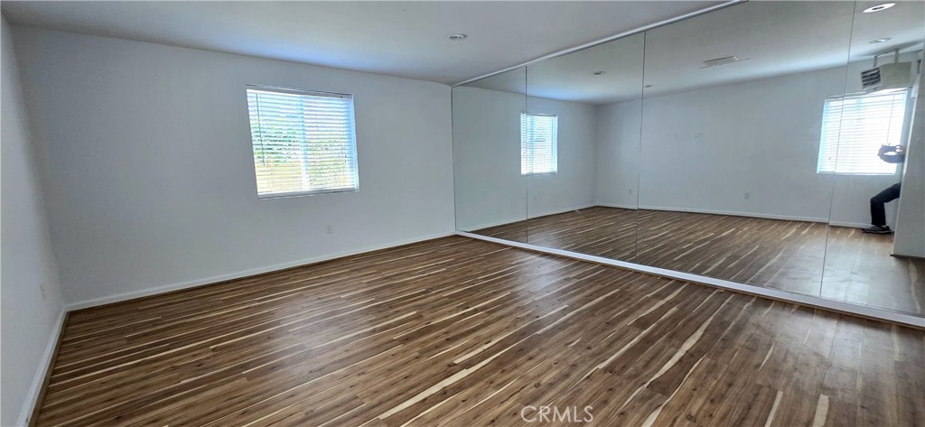 https://media.crmls.org/medias/669427c1-f951-4bb5-96e2-8c2d03ba4860.jpg?preset=X-Large