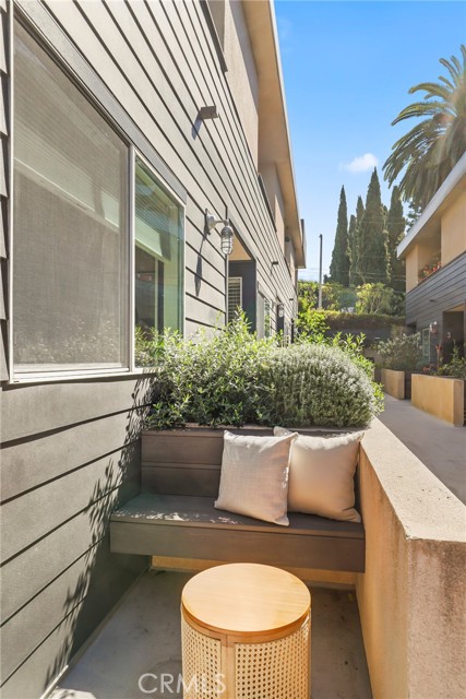 Detail Gallery Image 33 of 43 For 4005 Monroe St #8,  Los Angeles,  CA 90029 - 2 Beds | 2/1 Baths