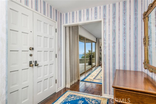 Detail Gallery Image 5 of 38 For 70 Emerald Bay, Laguna Beach,  CA 92651 - 4 Beds | 3/1 Baths