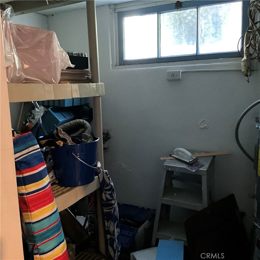 https://media.crmls.org/medias/6695ff2f-2d7c-4687-a769-300f6be88ab3.jpg?preset=X-Large