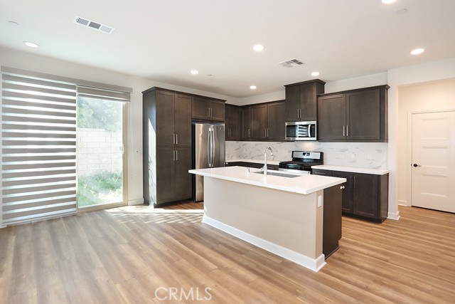 Image 3 of 27 For 183 Lantana  