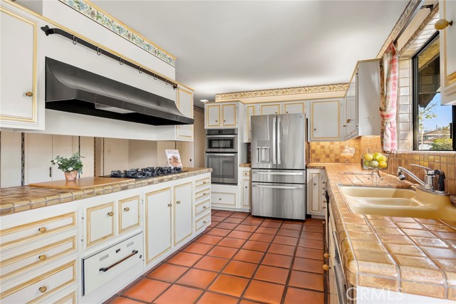 Detail Gallery Image 18 of 52 For 18021 Bryce Pl, North Tustin,  CA 92705 - 5 Beds | 4 Baths