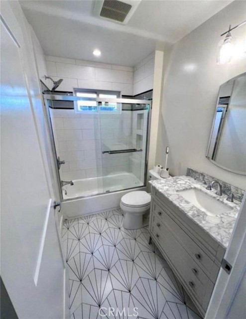 7838 Sancola Avenue, Sun Valley CA: https://media.crmls.org/medias/6697a2c6-5924-4af2-a661-f0b320a1ba2d.jpg