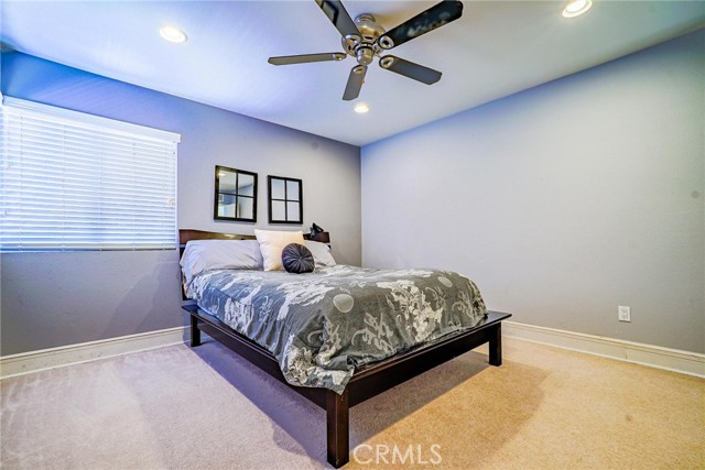 Detail Gallery Image 32 of 73 For 24163 Mentry Dr, Newhall,  CA 91321 - 6 Beds | 3/1 Baths
