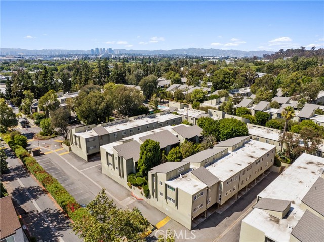 4919 Indian Wood Road, Culver City CA: https://media.crmls.org/medias/6698b44b-5e23-4a08-ac08-45274359bc95.jpg