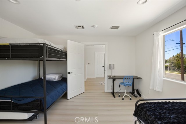 7904 Tampa Avenue, Reseda CA: https://media.crmls.org/medias/6698bee6-2c16-4dee-9277-5a053e98d043.jpg