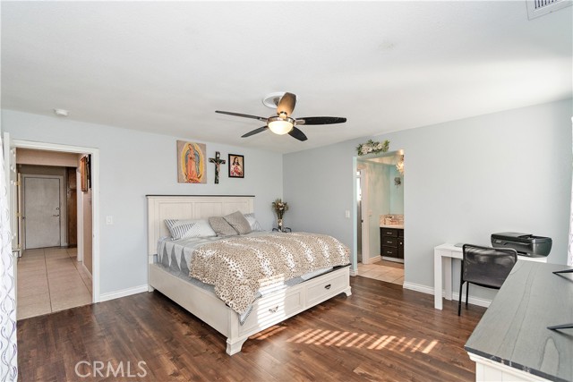 12848 Autumn Leaves Avenue, Victorville CA: https://media.crmls.org/medias/6698cbaf-b938-4910-8c83-13c1a86bc0af.jpg