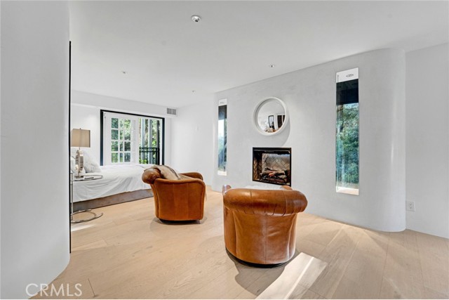 Detail Gallery Image 30 of 34 For 1782 Viewmont Dr, Los Angeles,  CA 90069 - 3 Beds | 4/1 Baths