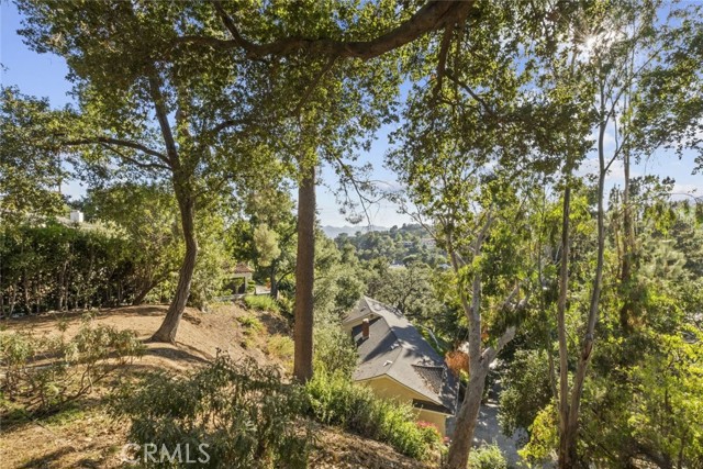 Detail Gallery Image 46 of 54 For 1815 Las Flores Dr, Glendale,  CA 91207 - 4 Beds | 3 Baths