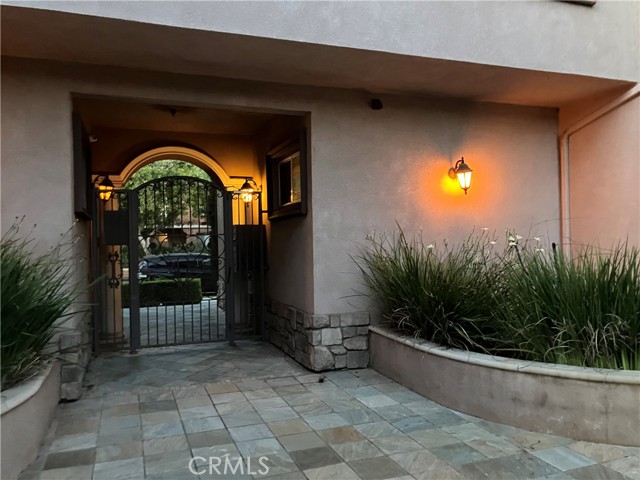 Detail Gallery Image 2 of 23 For 128 E Broadway #I,  San Gabriel,  CA 91776 - 3 Beds | 3 Baths