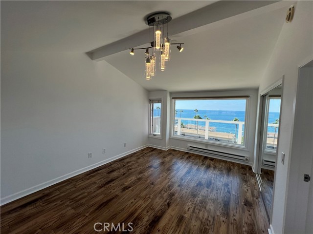 Notice the high ceiling...not a cramped space.