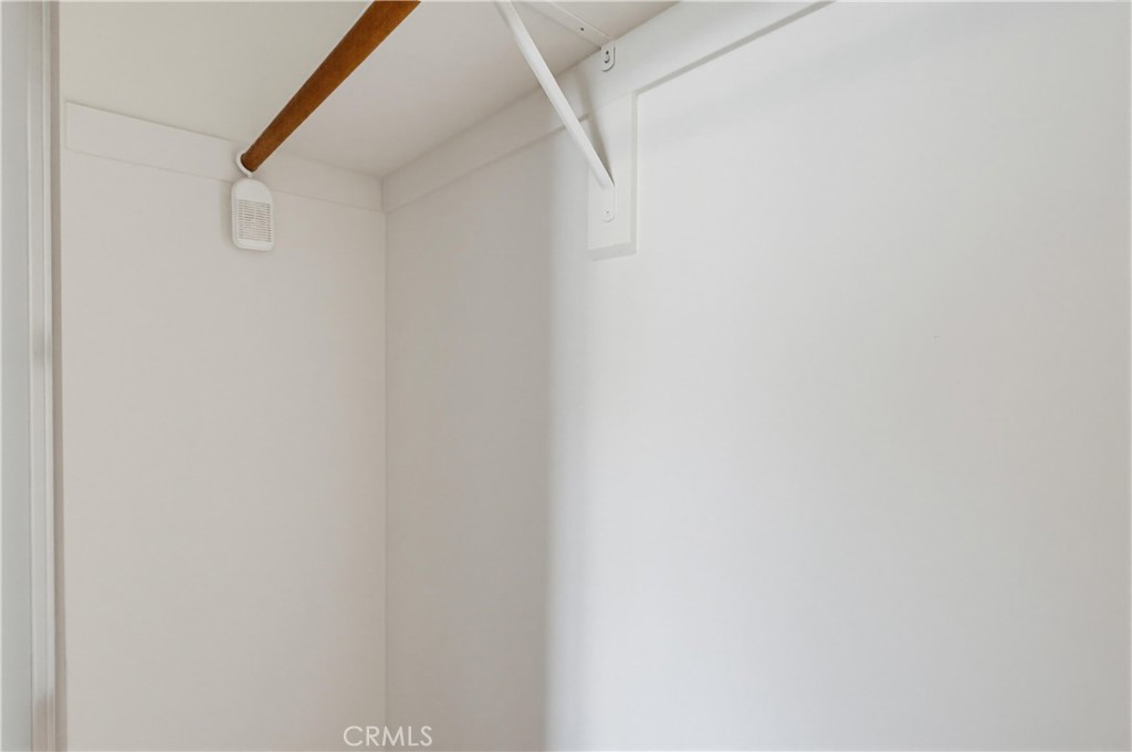 https://media.crmls.org/medias/669bc3b6-a02c-4ad0-ba18-291b082e94e9.jpg?preset=X-Large