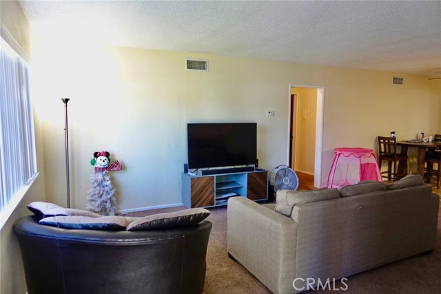 183 E Ralston Avenue, San Bernardino CA: https://media.crmls.org/medias/669be608-5903-4952-b998-7b7507b5ee2e.jpg