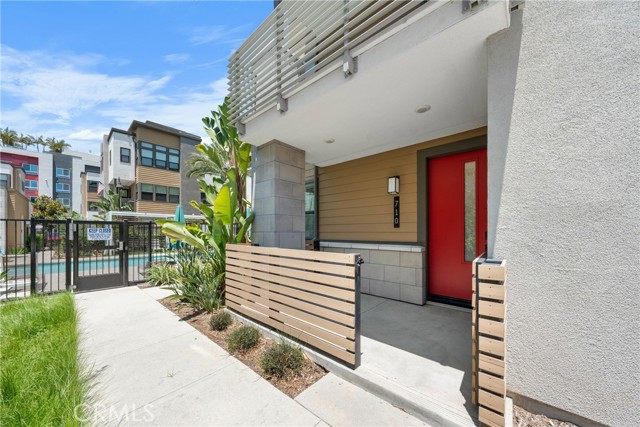 710 S Grable Circle, Orange CA: https://media.crmls.org/medias/669c2a78-7299-4c2e-9510-8a3cbbc3ab22.jpg