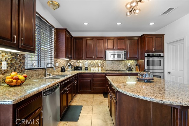 35424 Saddle Hill Road, Lake Elsinore CA: https://media.crmls.org/medias/669c3daa-4a02-43ec-8586-725580300b75.jpg