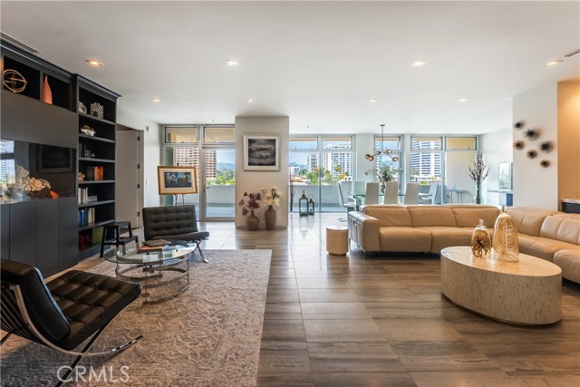 1333 S Beverly Glen Boulevard, Los Angeles CA: https://media.crmls.org/medias/669c5526-e9ba-4a32-aa62-92bb4168a354.jpg
