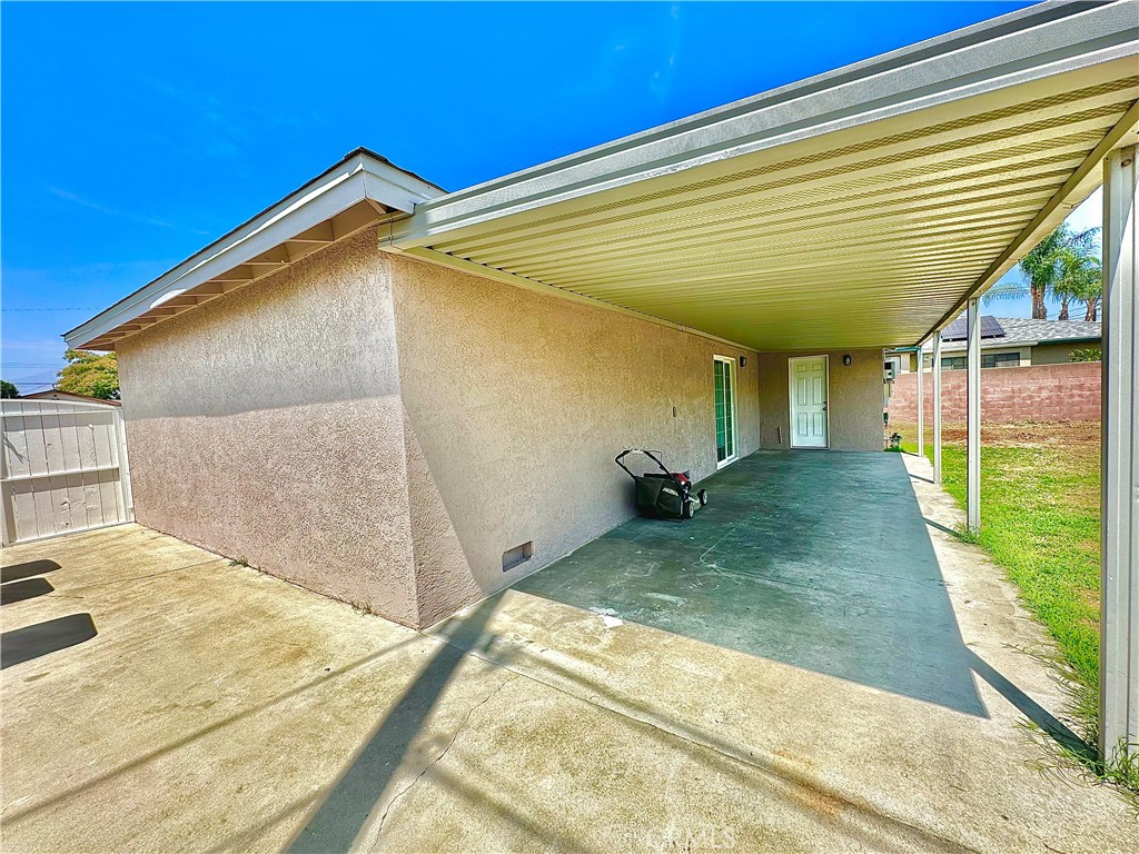 https://media.crmls.org/medias/669d30ca-5421-4af1-900c-4c21b381bb71.jpg?preset=X-Large
