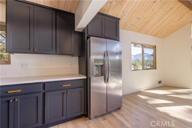 Detail Gallery Image 12 of 40 For 1006 Feather Mountain Dr, Big Bear City,  CA 92314 - 3 Beds | 2 Baths